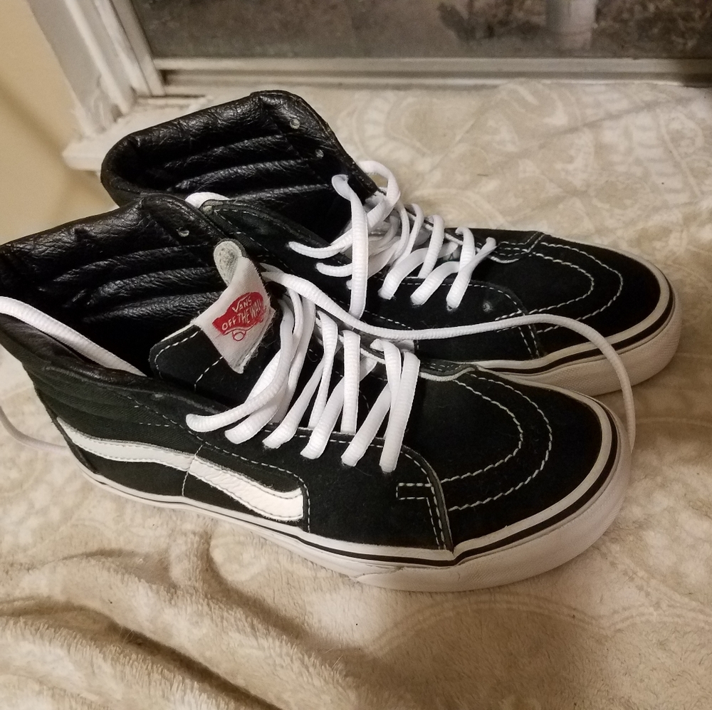 High top black and white vans